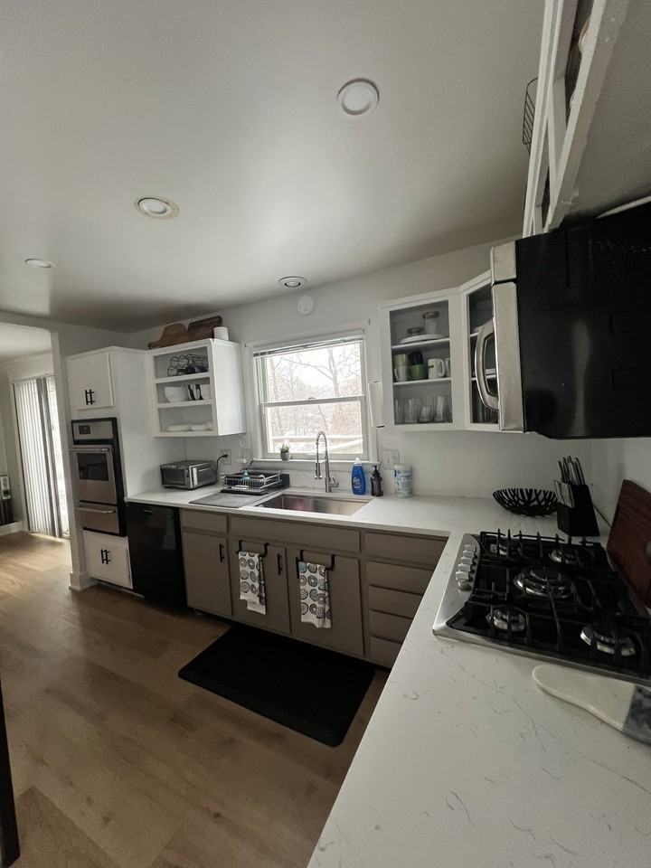 8420 Berea Dr - Photo 4 of 11