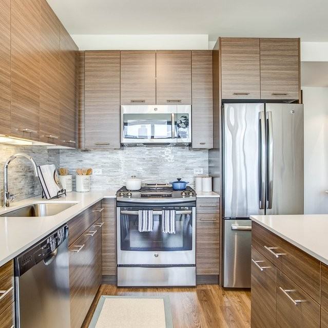 320 W Chestnut St - Photo 2 of 12