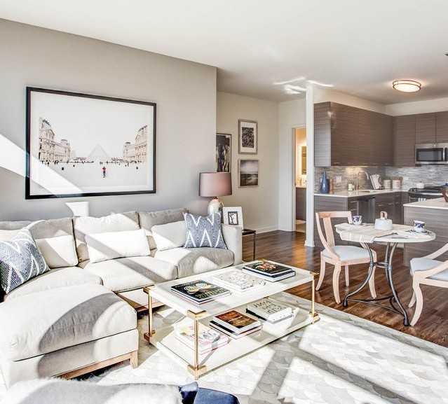 320 W Chestnut St - Photo 6 of 12