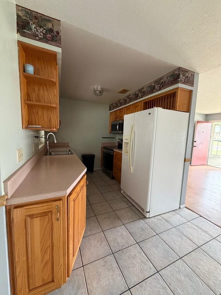 1006 Wyoming Ct - Photo 2 of 20