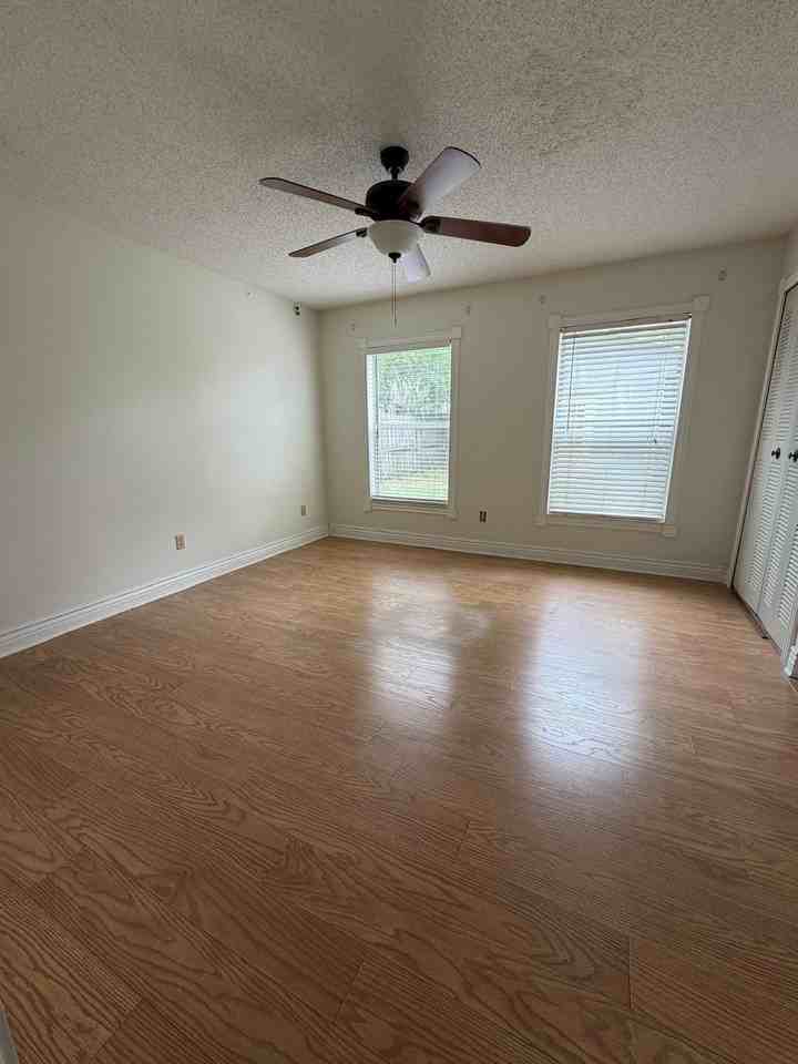 1006 Wyoming Ct - Photo 6 of 16