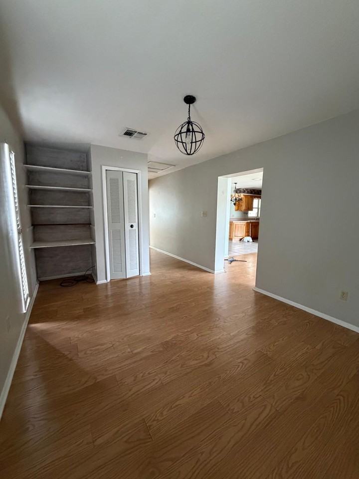 1006 Wyoming Ct - Photo 7 of 16