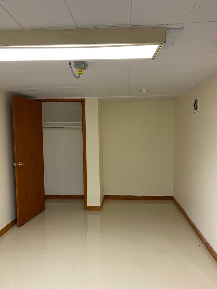 141 14 Booth Memorial Ave #1B - Photo 5 of 9