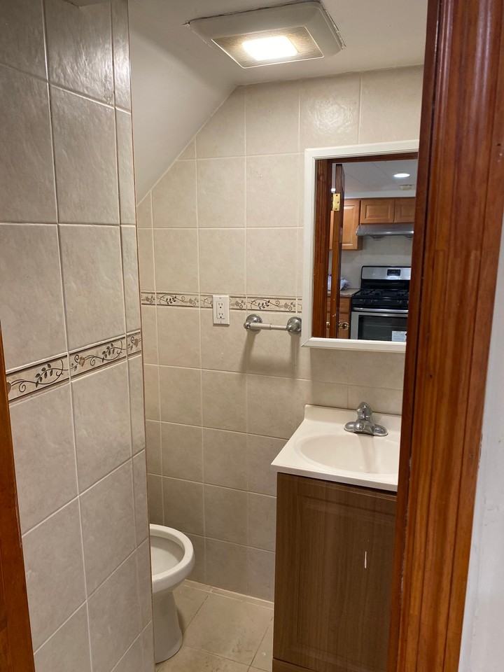 141 14 Booth Memorial Ave #1B - Photo 6 of 9