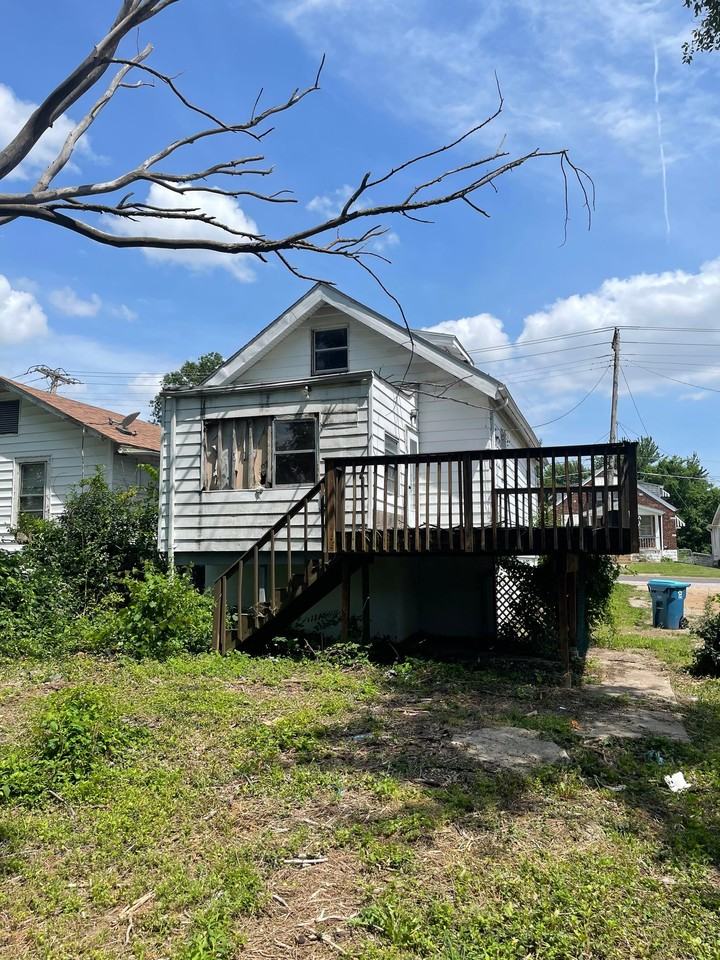 5811 Helen Ave - Photo 3 of 20