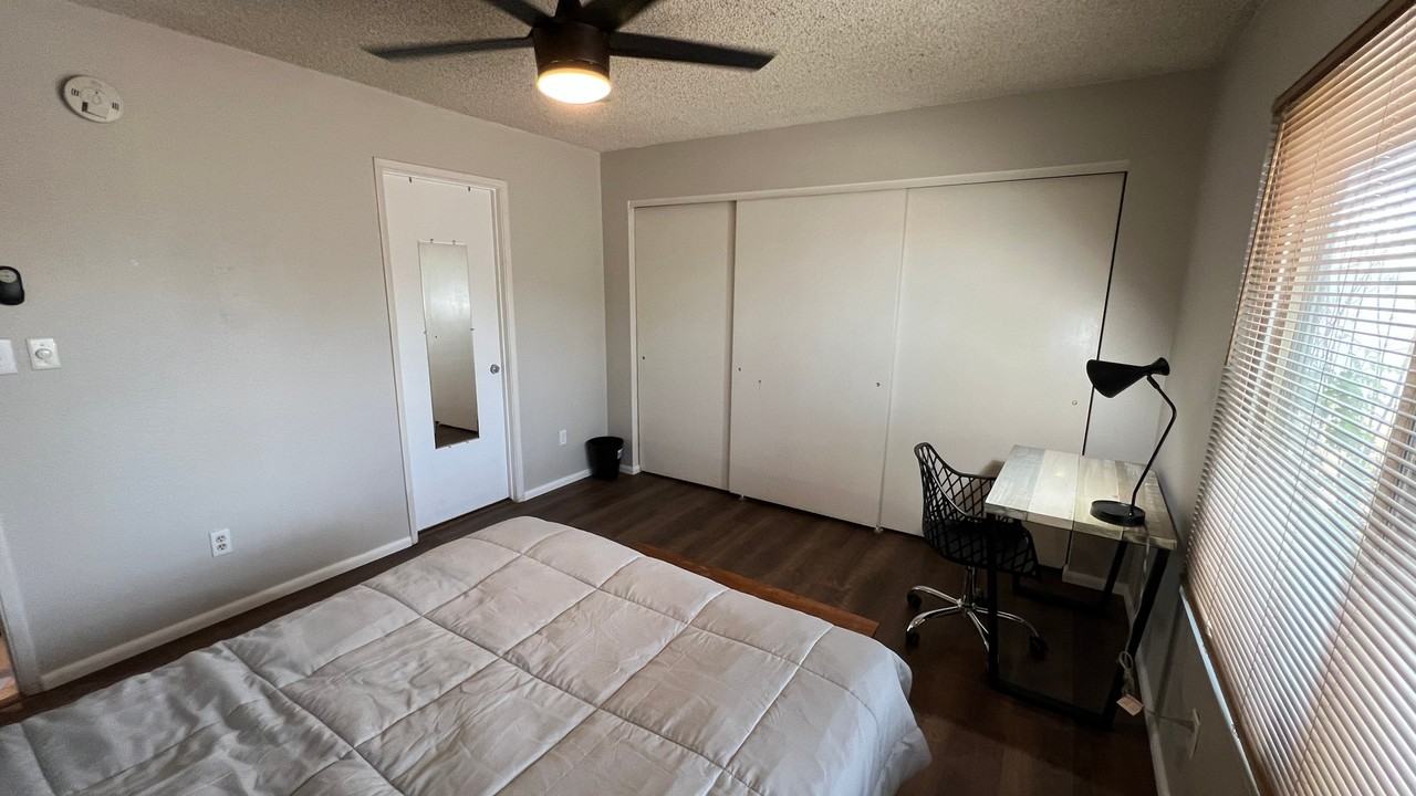 1253 S Revere - Photo 2 of 8
