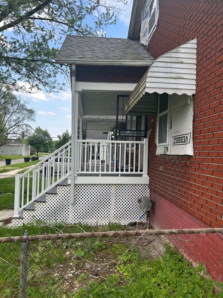 4667 Eastlawn St - Photo 2 of 19