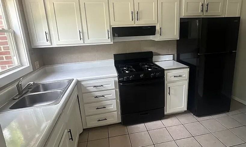 1995 Dock St #D13 - Photo 2 of 15