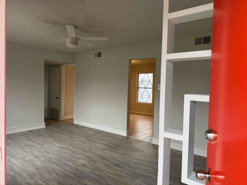 106 Galaxy Dr - Photo 2 of 8