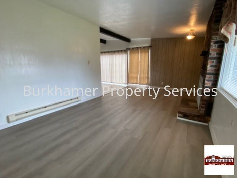 1315 W Young St - Photo 5 of 32