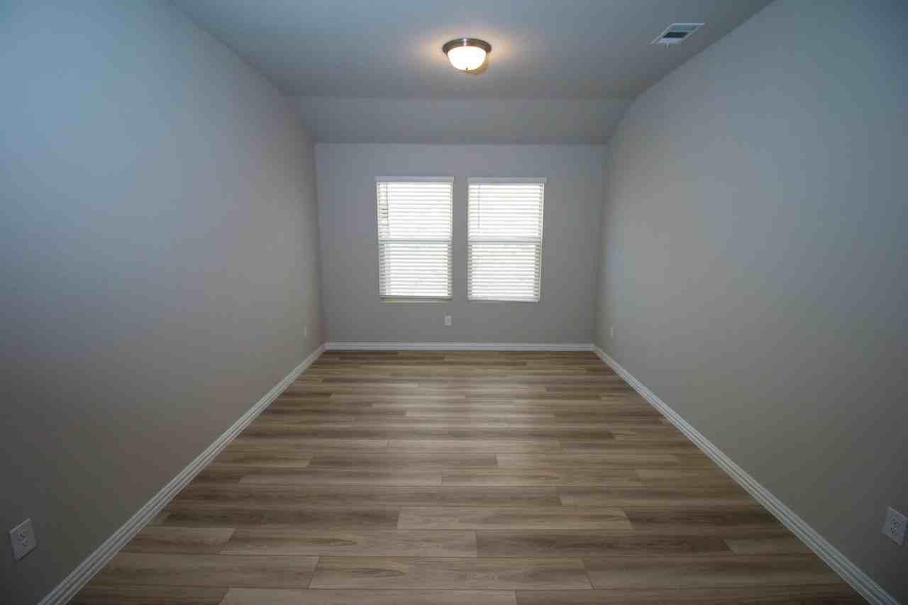3320 Kingsdown Dr #NA - Photo 4 of 17