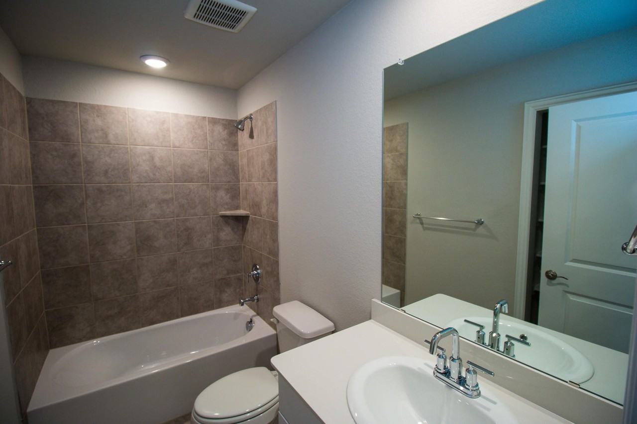 3320 Kingsdown Dr #NA - Photo 5 of 17