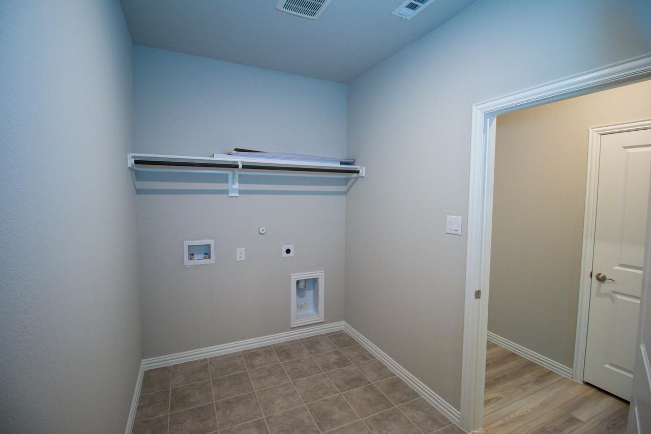 3320 Kingsdown Dr #NA - Photo 6 of 17