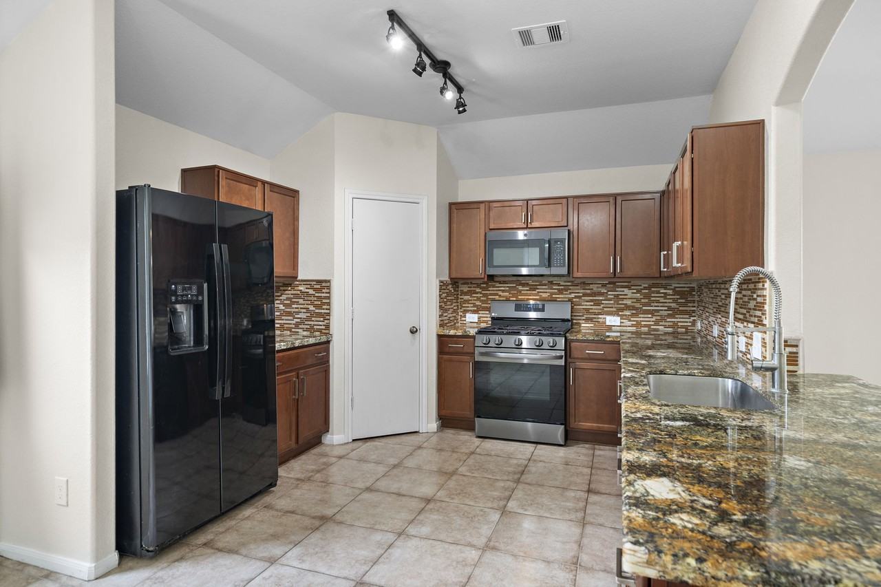 114 Mustang Stampede Dr #NA - Photo 3 of 17