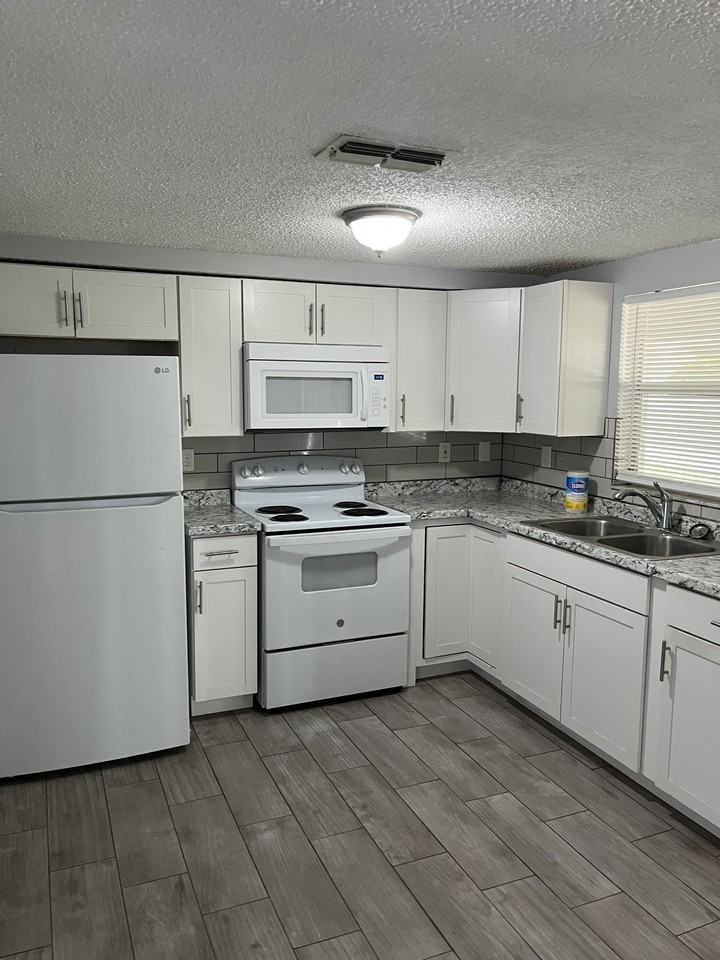 11905 Meadow Dr #NA - Photo 6 of 11