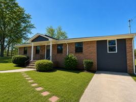 featured image of 3306 Hanna St #2