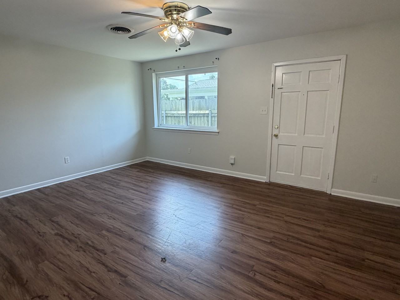 1208 Edenborn Ave - Photo 4 of 12