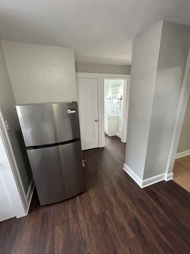 1003 Jones Ave - Photo 3 of 17