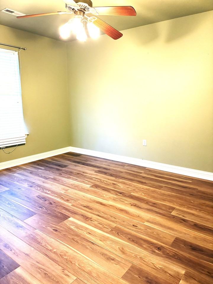 918 West Dixson Street - Photo 3 of 17