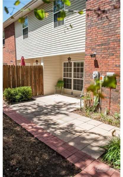 918 West Dixson Street - Photo 5 of 17