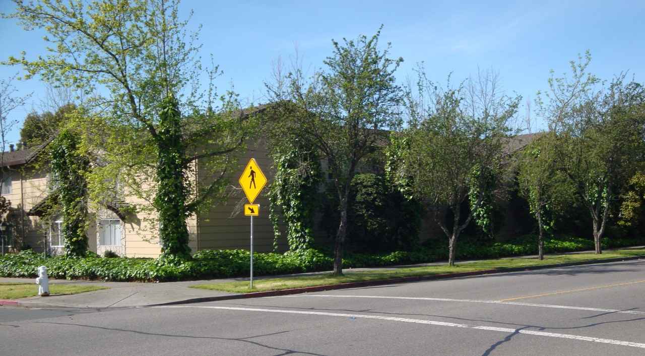 833 Madison St #A - Photo 2 of 6