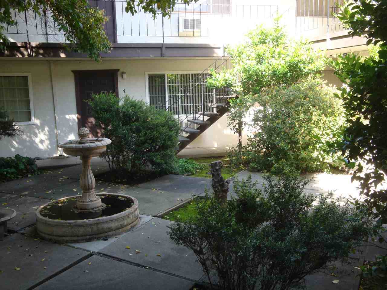 833 Madison St #A - Photo 3 of 6