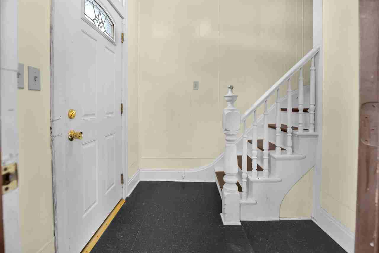185 Ford Ave #1 - Photo 3 of 14