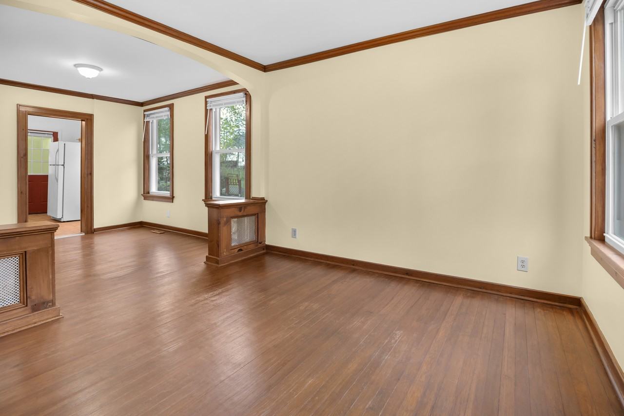 185 Ford Ave #1 - Photo 4 of 14