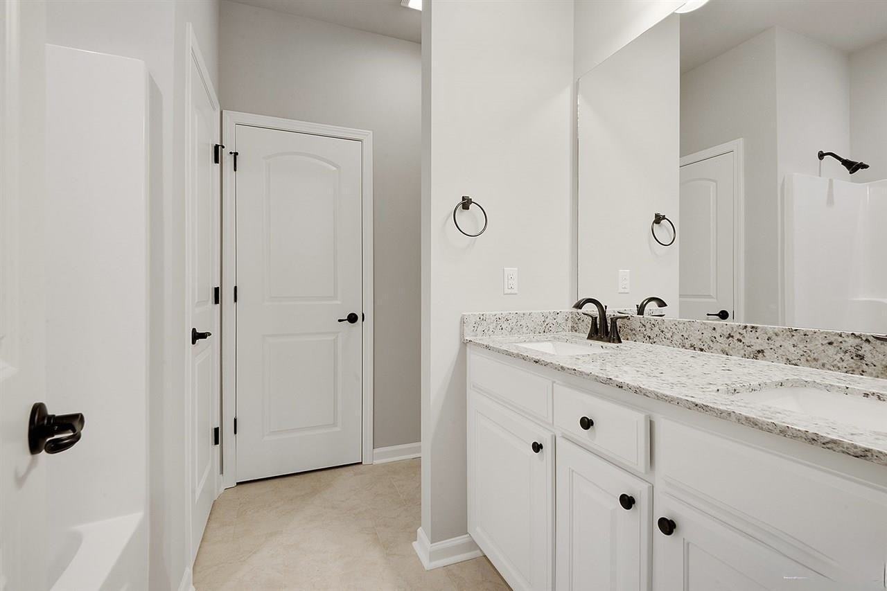 2864 S Roth Ave #2864 - Photo 6 of 9