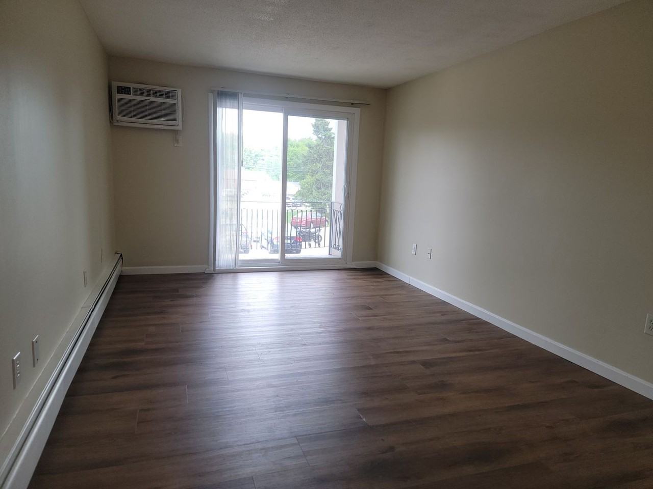 81 Fisherville Road - Photo 3 of 23