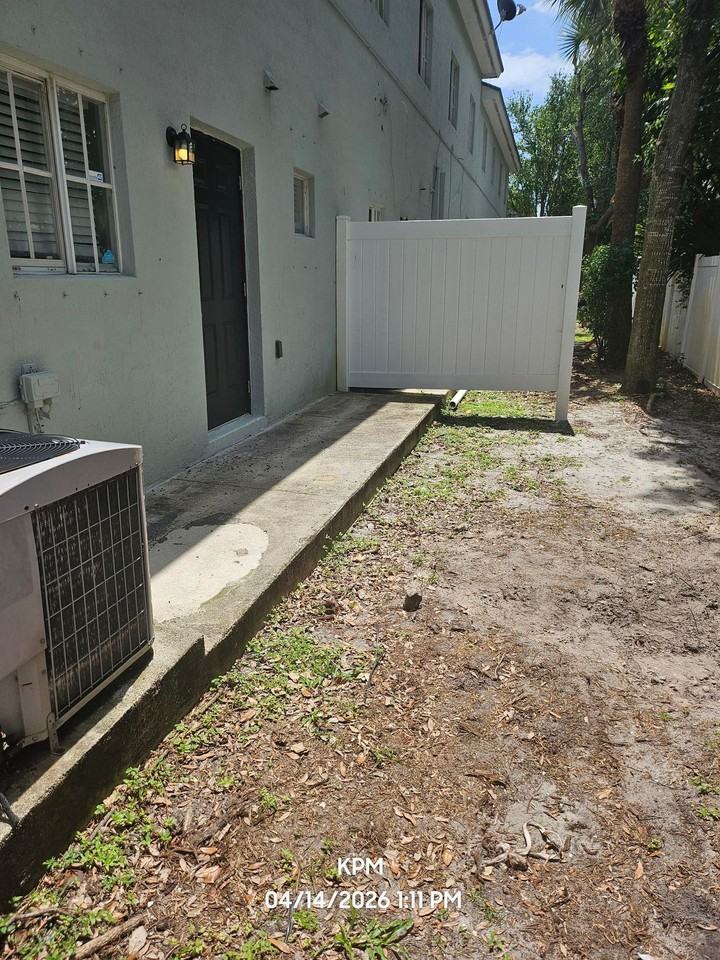 Colonial Palms - Photo 3 of 5