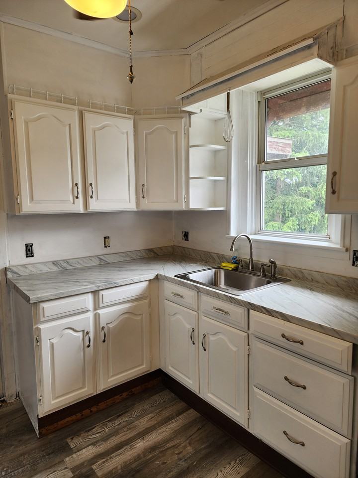 1344 W Norwegian St #NA - Photo 3 of 15