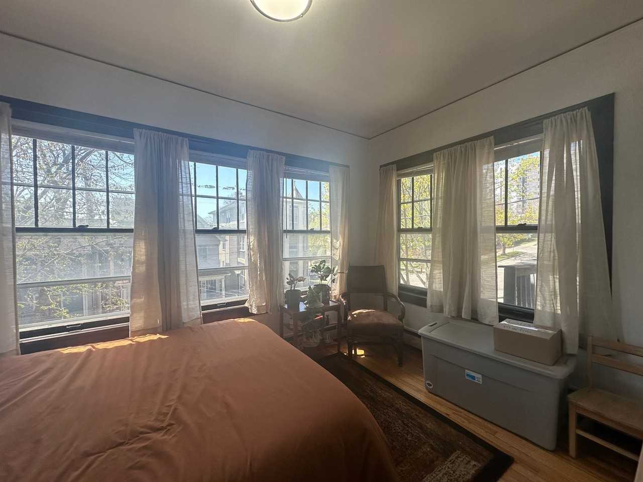 205-207 S Henry St - Photo 5 of 25