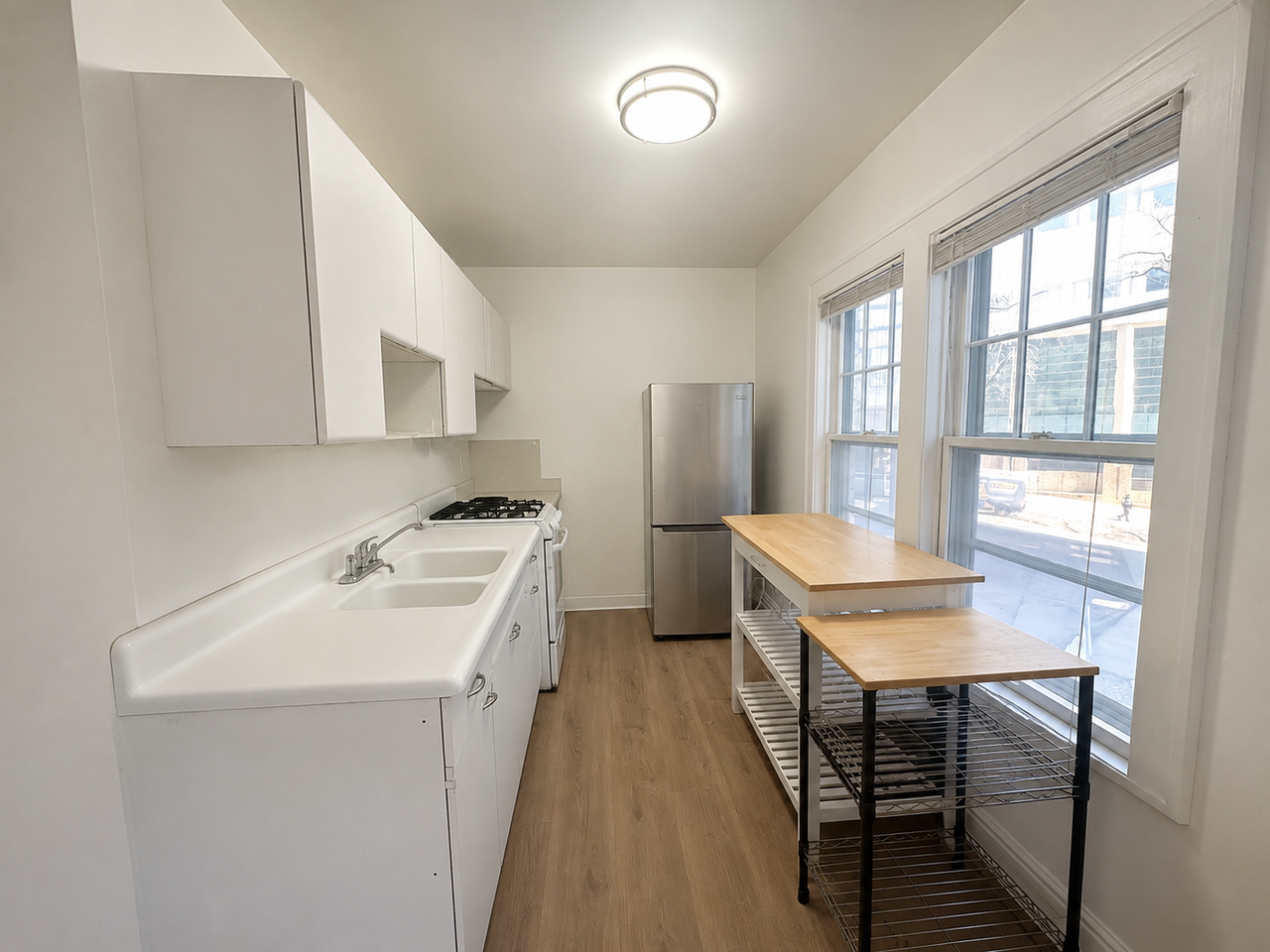 205-207 S Henry St - Photo 7 of 25