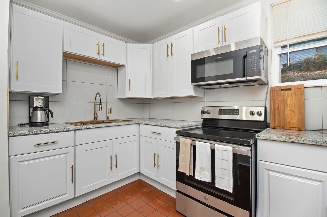 1783 Ridgewood Dr Ne #2 - Photo 5 of 14