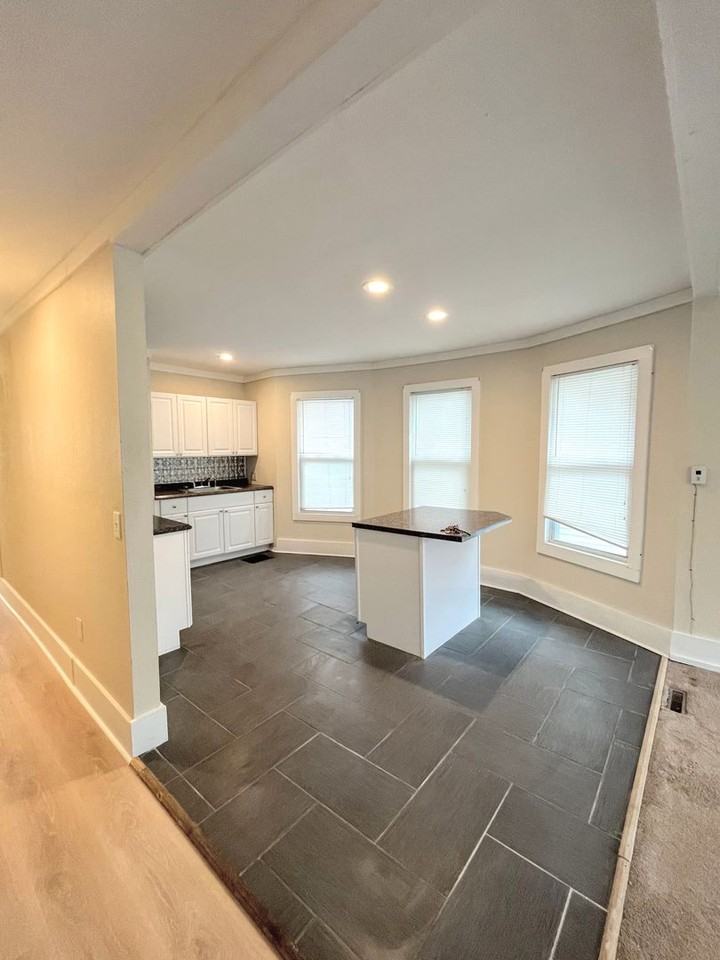 12 Madison St - Photo 2 of 24