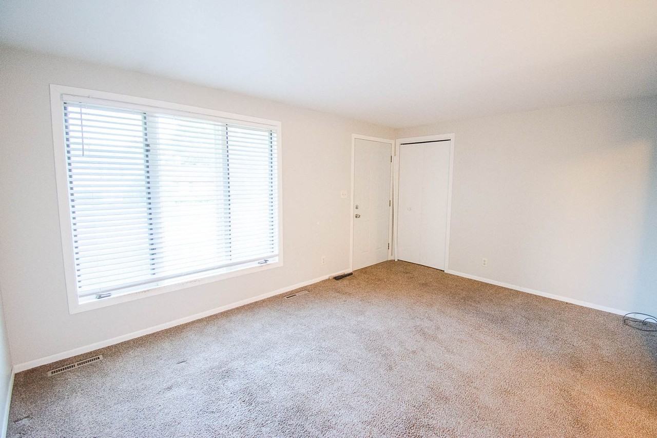 2110 26th Ave Nw - Photo 4 of 25