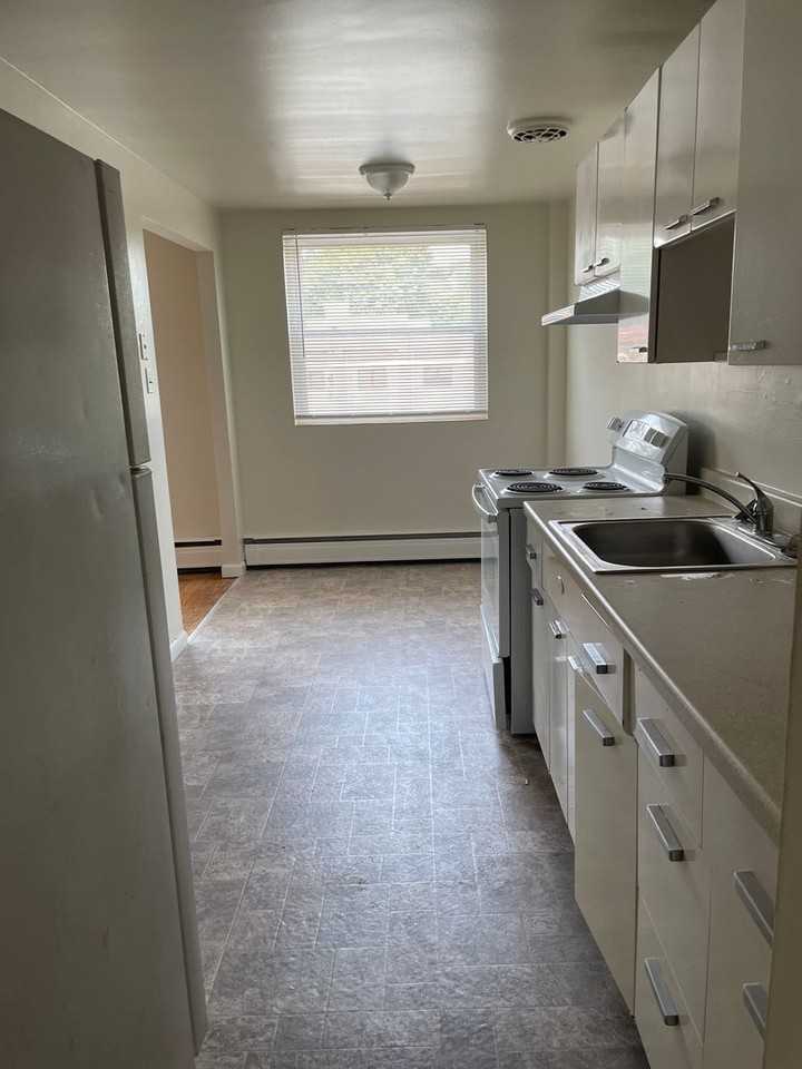 Paxson - Butler Apartments - Photo 3 of 8