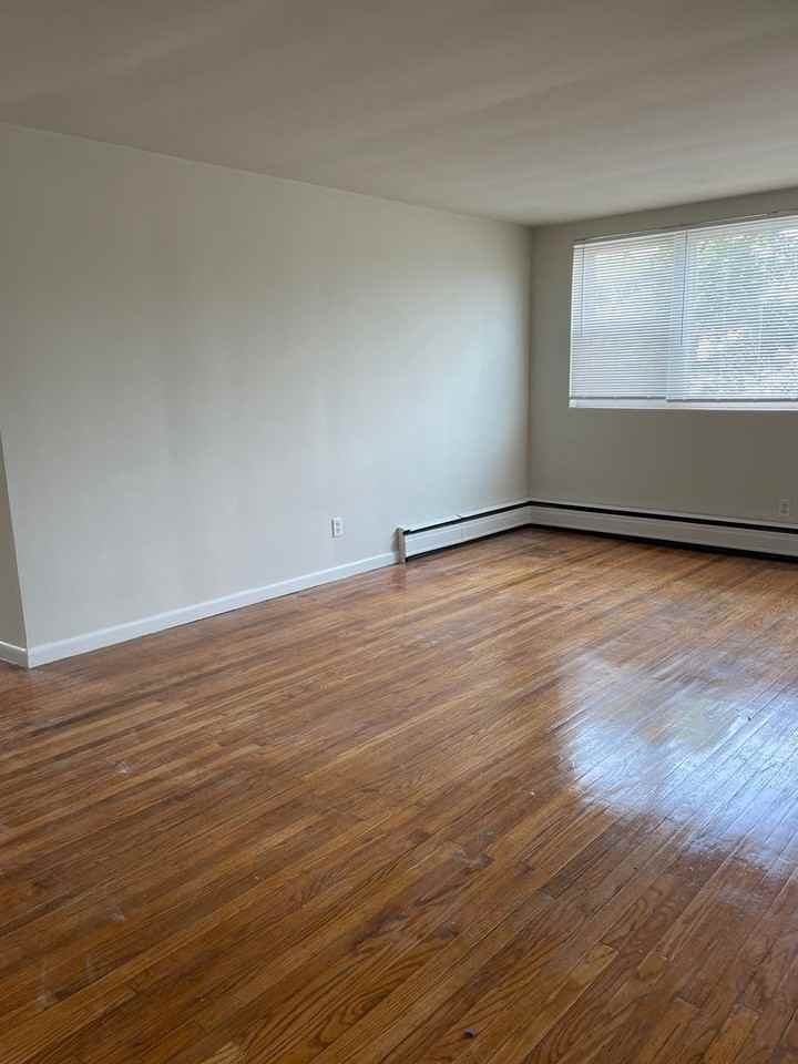 Paxson - Butler Apartments - Photo 4 of 8