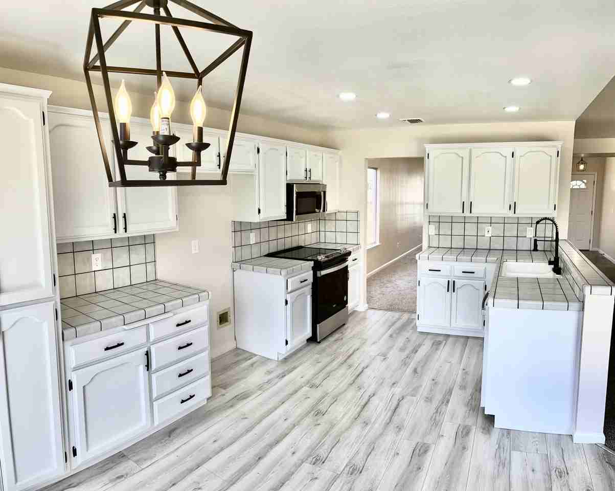1654 Rebecca Dr #NA - Photo 2 of 21