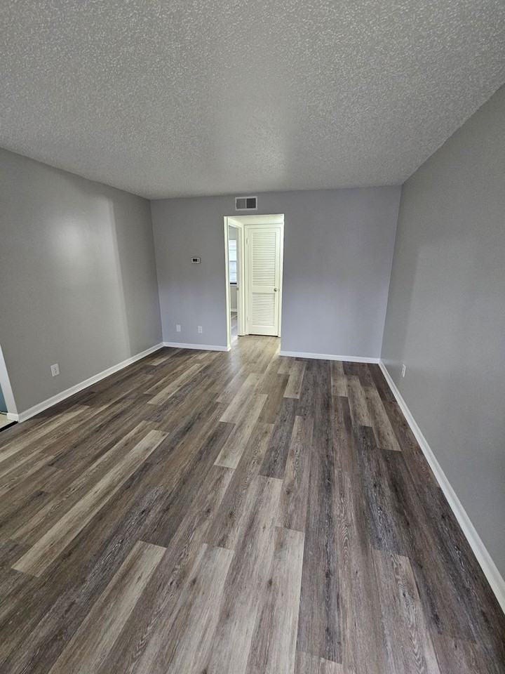 4506 Hutton Rd - Photo 2 of 10