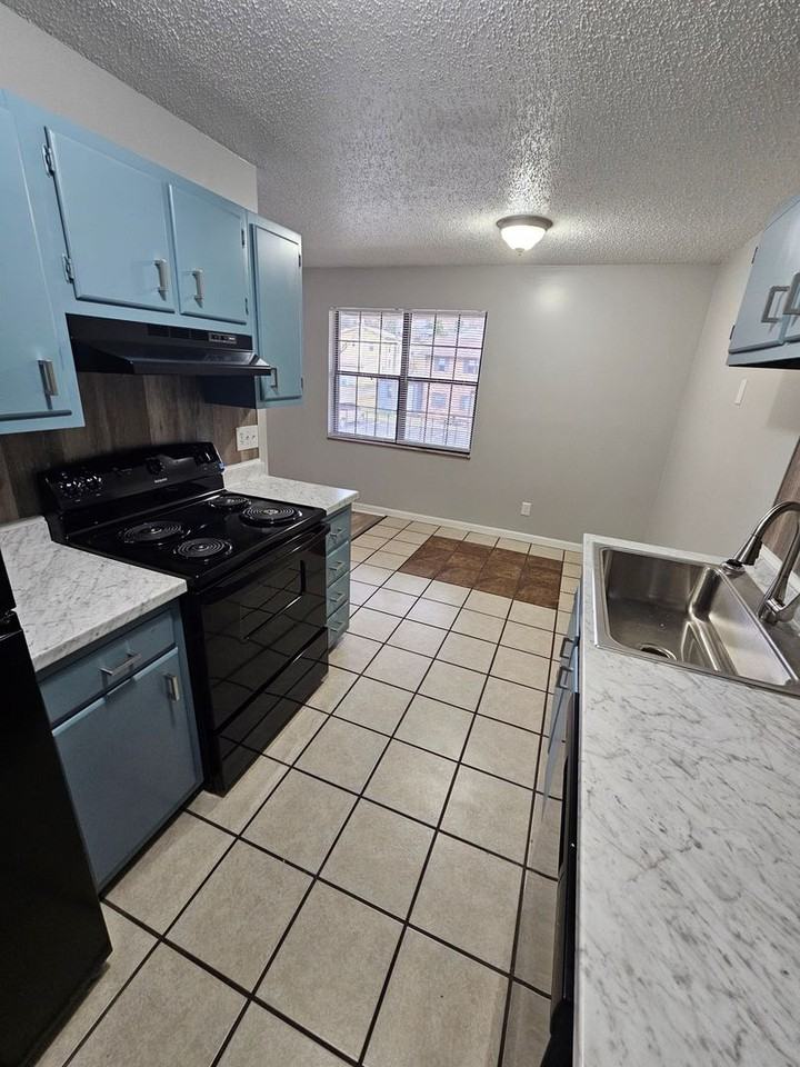 4506 Hutton Rd - Photo 4 of 10
