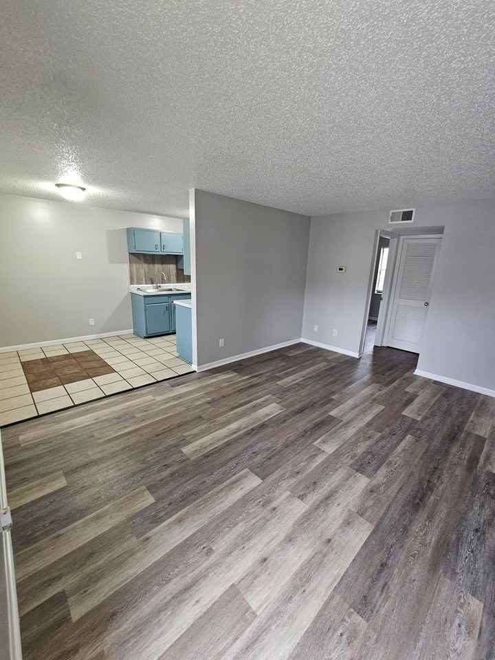 4506 Hutton Rd - Photo 5 of 10