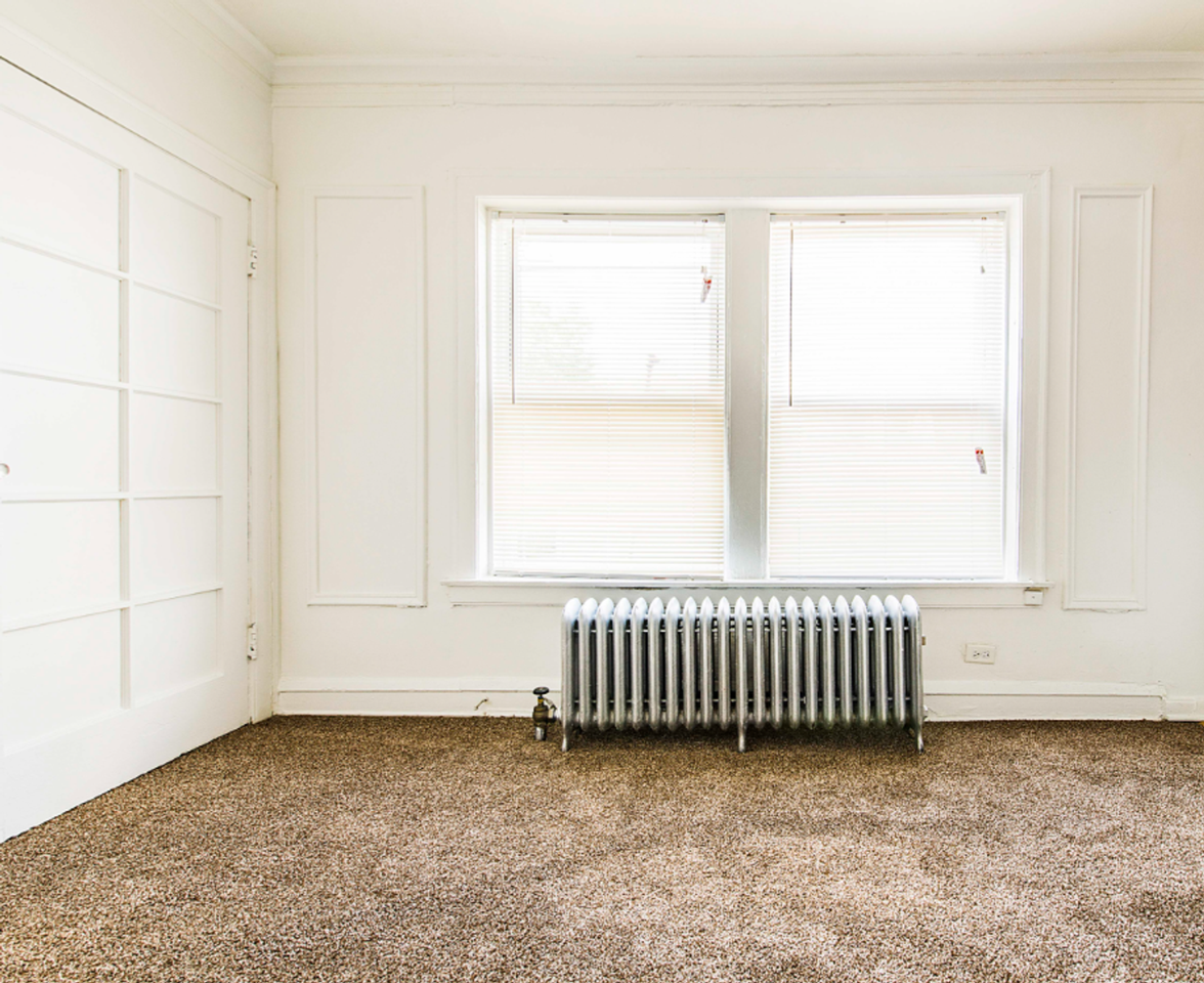1615 W 77th - Photo 2 of 5