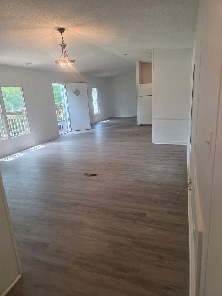 Neal Lane Mobile Home Park - Photo 2 of 8