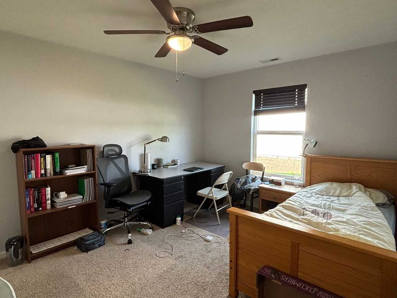 2917 Queencastle Dr - Photo 3 of 9