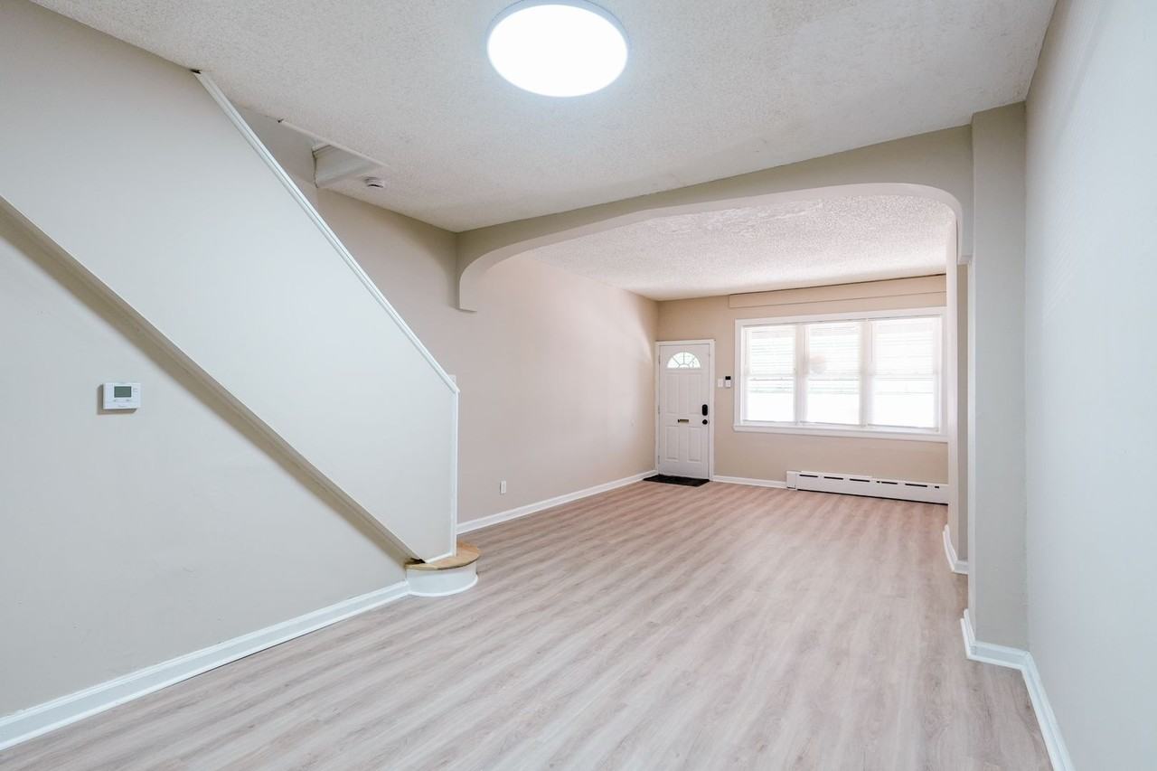 2109 S 67th St - Photo 4 of 22
