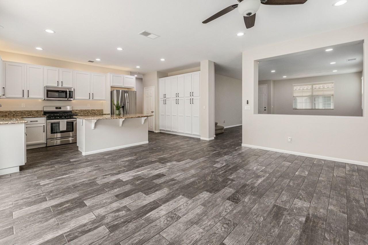 1553 Yanonali Ave - Photo 4 of 29