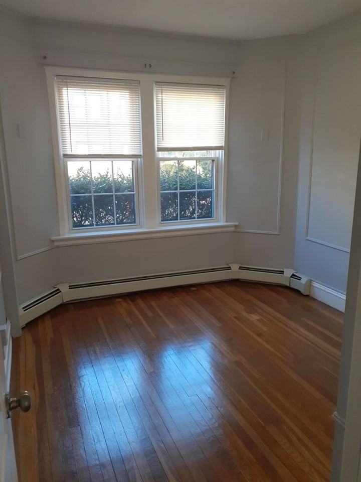 WAYLAND SQUARE REALTY (490) - Photo 4 of 13