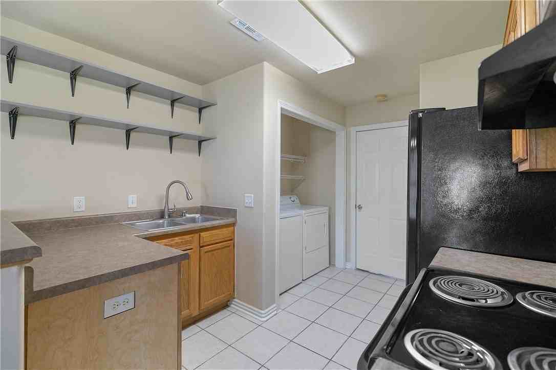 3308 Sw Carriageway Ave - Photo 5 of 23